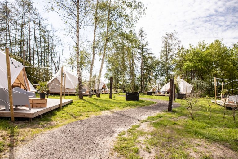 online marketing trends 2022 travel leisure landgoed lindenhof luxe glamping 2