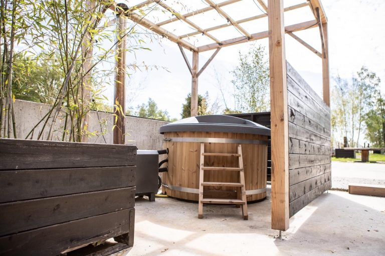 online marketing trends 2022 travel leisure landgoed lindenhof luxe glamping